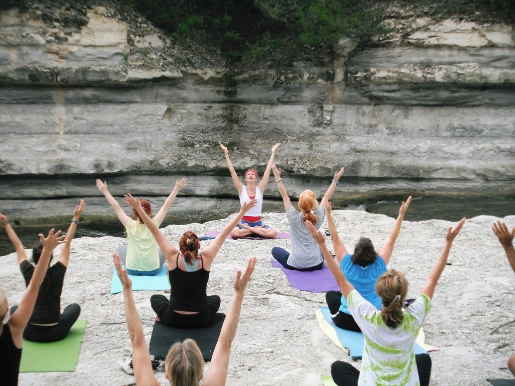 donne che fanno yoga