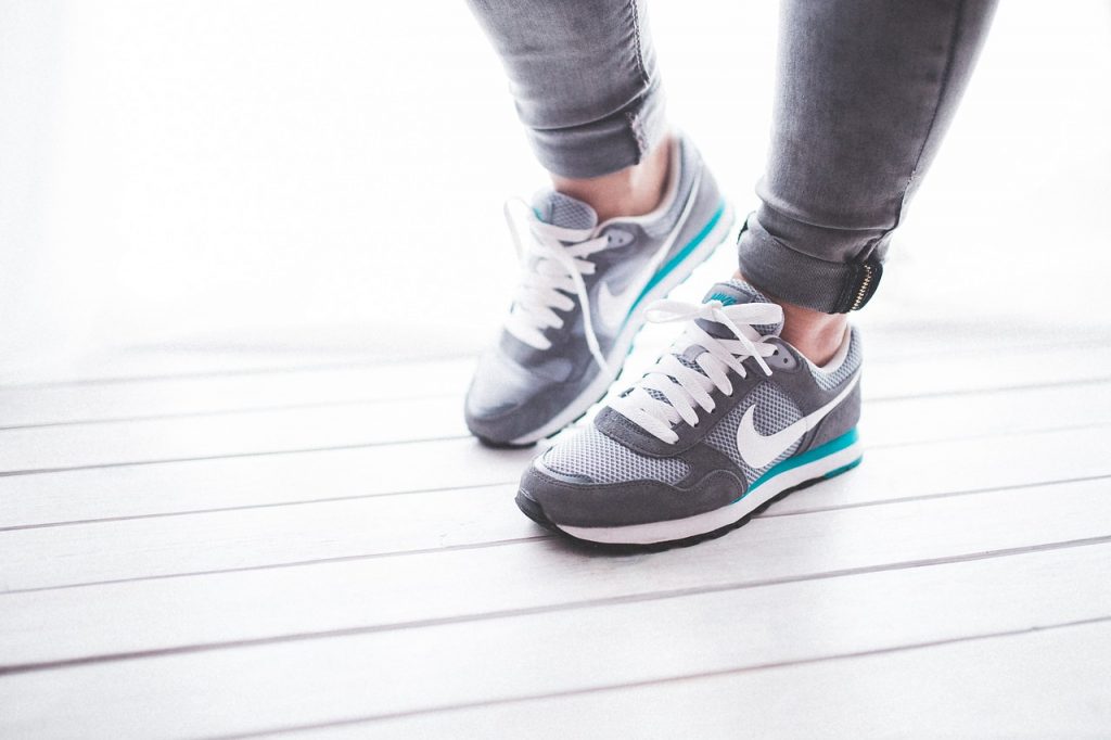 dolori alle gambe postura scorretta